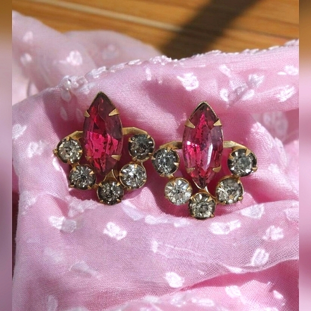 Vintage Pink Rhinestone Screw Back Earrings – Mid-Century Glamour